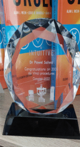 STATUETKA OD INTUITIV SURGICAL